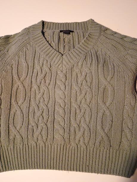 Teplý sveter zaujímavej farby, esmara,s