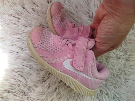 Nike tenisky mäkké ľahučké, nike,25