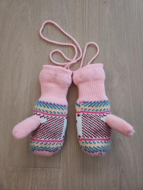 Teplejšie rukavice so šnúrkou, 104