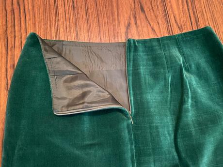 Zamatová sukňa, 38