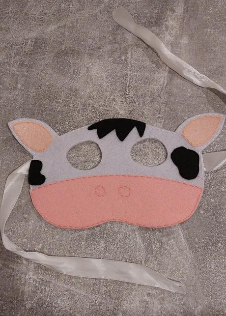 Karnevalova maska kravička, 