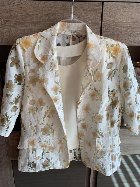 Dámsky letný kostým, 40