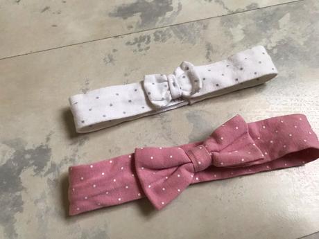 Elastické bodkované čelenky,