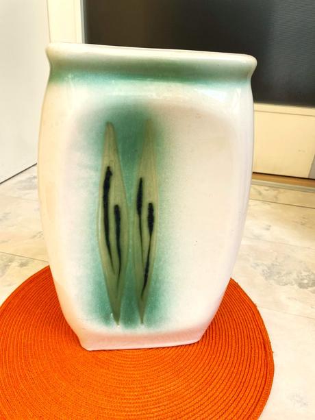 Stará veľká váza, 