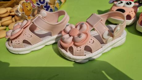 Sandálky s 3d kvietkami, baby,19