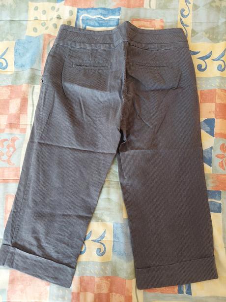 Nohavice tmavosede, pod kolena, 36, zn. reserved, reserved,36