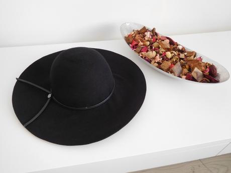 Reserved klobúk čierny, dámsky,, reserved