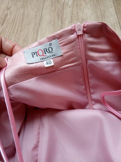 Spoločenské šaty, 40