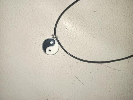 Yin yang nahrdelnik,