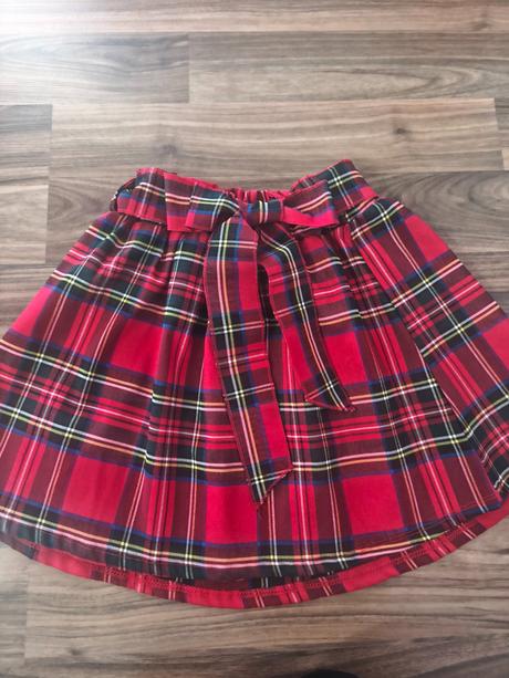 Vianočná sukňa, 146