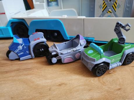 Kamion paw patrol s autami a postavičkami,
