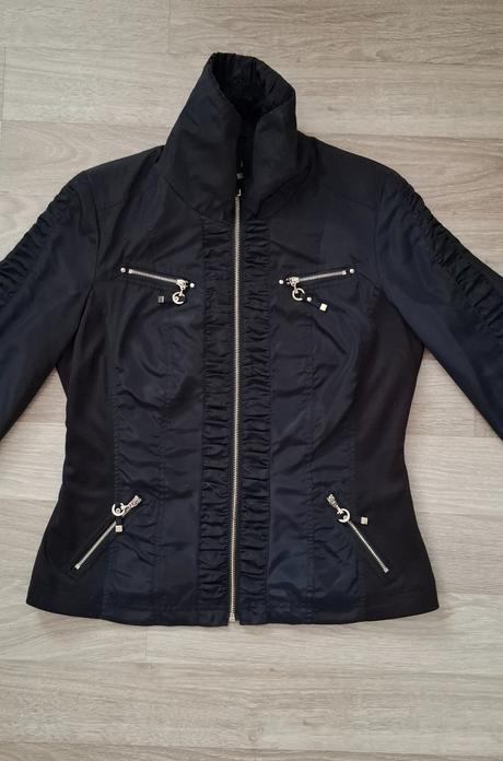 Bundička dámska, c&a,38