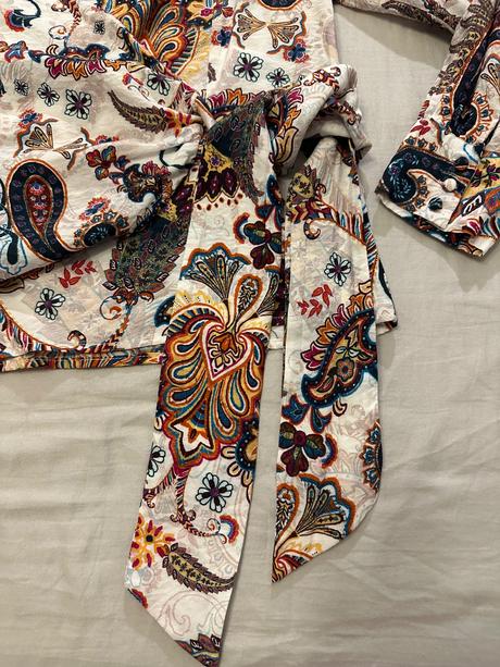 Zaväzovacia blúzka, l