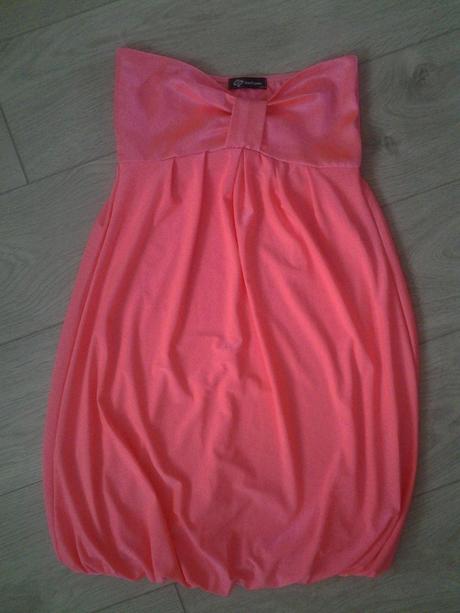 Neonovoruzove saty s perletovym odleskom s postou, s