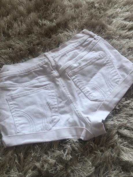 Biele kratasy, hollister,28