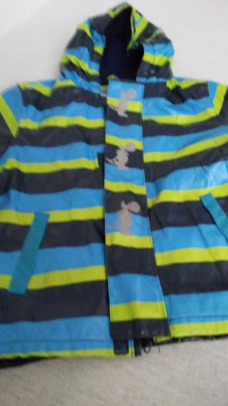 3385. vetrovka znač. neprem.s kapucňou, lupilu,110