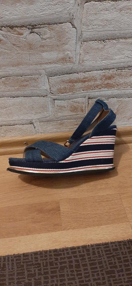 Sandale riflovy vzhlad, 38