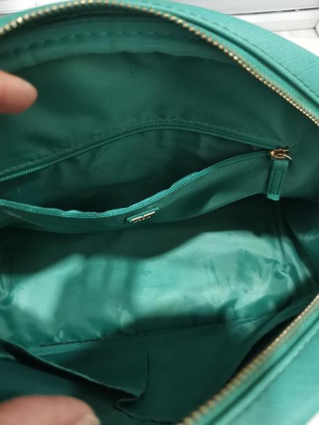 Carpisa kabelka tyrkysova, carpisa