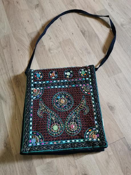 Krásna dámska kabelka, 