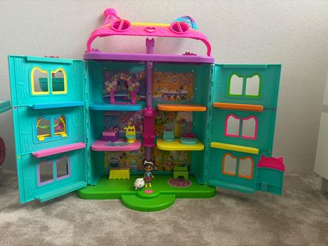 Gabys dollhouse, 