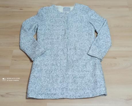 Svetlošedý kabátik, gate,34