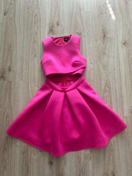 Nádherné luxusné šaty značky asos, pc 82 eur, s