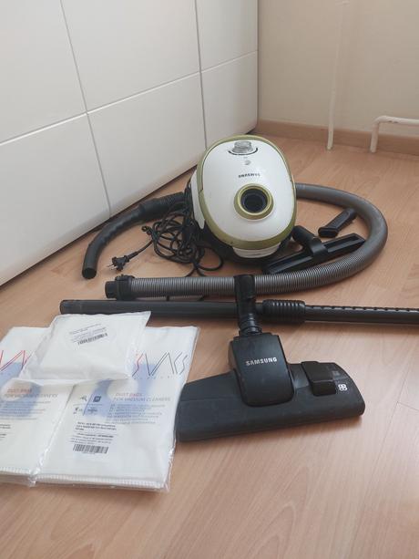 Vreckový vysávač zn. samsung, samsung