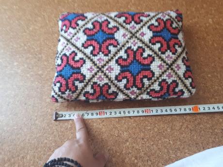 Krasny rucne vysivany mini vankus obliecka, 