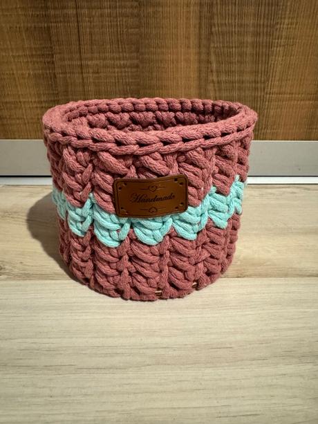 Háčkovaný košík, 