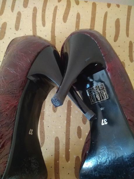 Krasne koz. lodicky vel. 37, 37