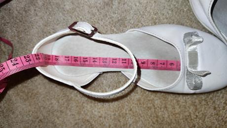 Topánky na opätku, 27