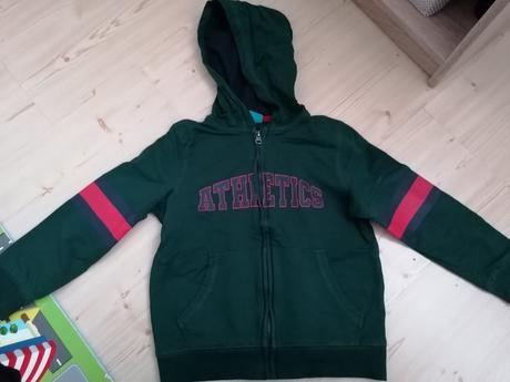 Mikina nenosena, kik,122