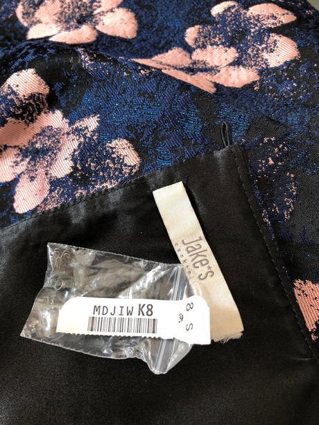 Značkové koktejlové šaty, s