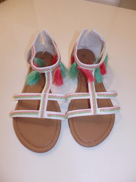 Sandále so strapcami bpc veľ.38, 38