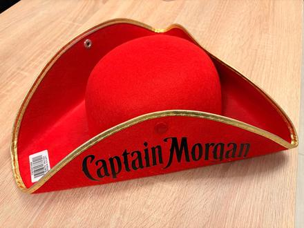 Klobúk captain morgan,