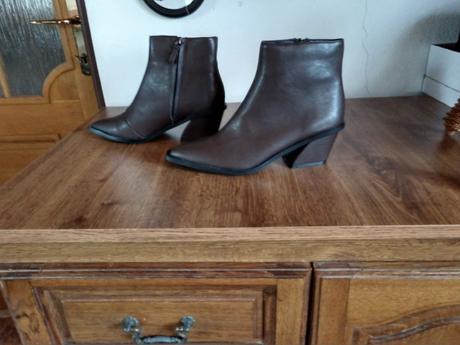 Cizmicky na peknom opatku,dvakrat pouzite, 39