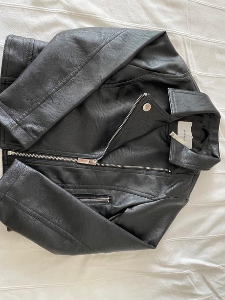 Kozenkova bunda, reserved,122