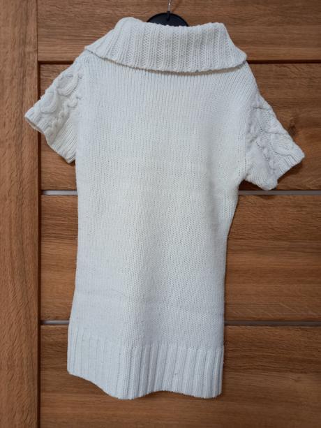 Sveter s krátkymi rukávkmi, 122