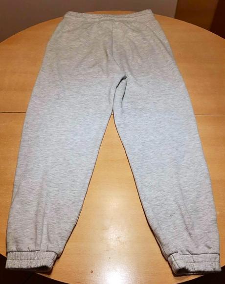 Predám sivé tepláky veľ.m-l, m