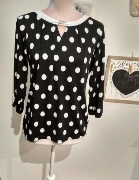 Bodkovaná blúzka, l