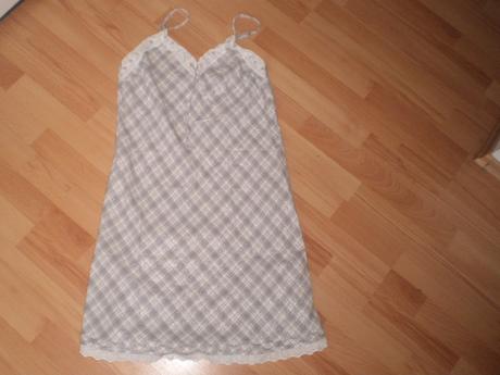 2 šaty , hollister +h&m cena spolu, m