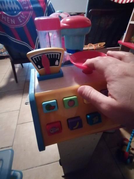 Detska drevena vaha,