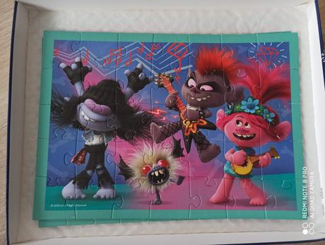 Puzzle z rozprávky trolls,