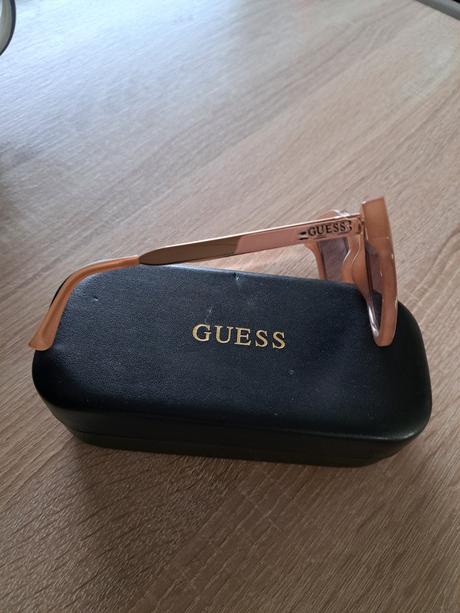 Slnečné okuliare, guess