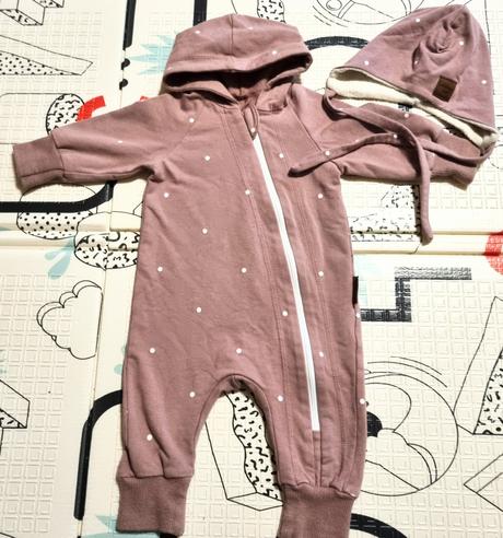 Overal a čiapka, 62