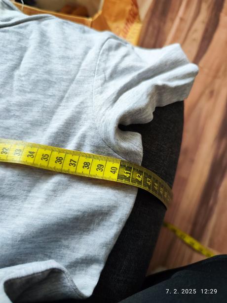 Šedé trickove šaty, m