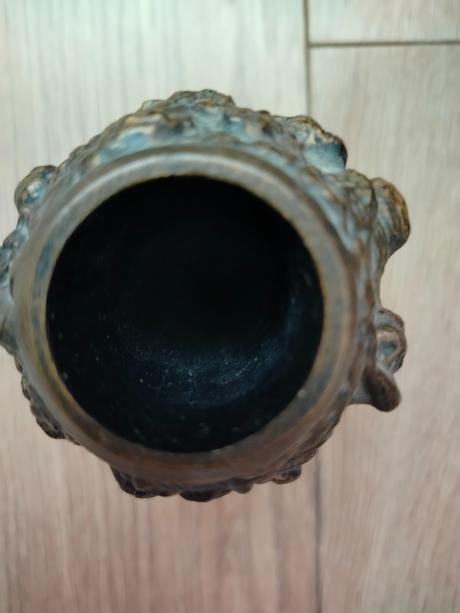 Malá bronzová vázička tri grácie, 