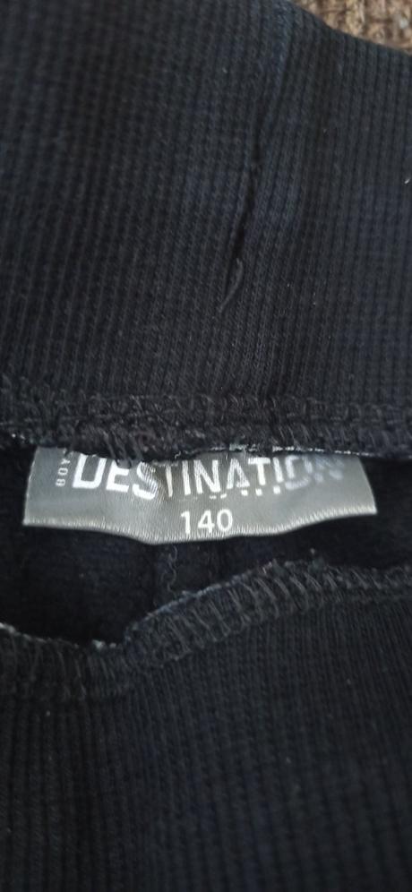 Čierne teplaky, 140