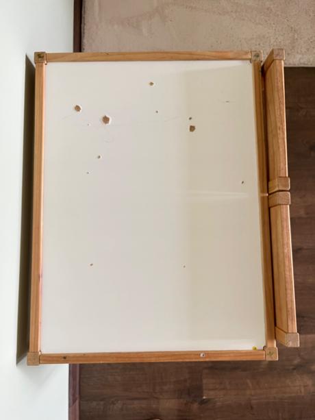 Kvalitný detsky drevený stôl a stoličky, 