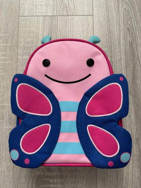 Desiatovnik motýlik, skip hop